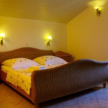 Villa Lucija Rab Town Bagian luar foto