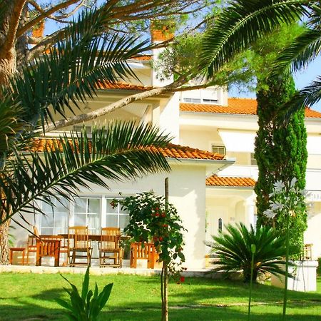 Villa Lucija Rab Town Bagian luar foto