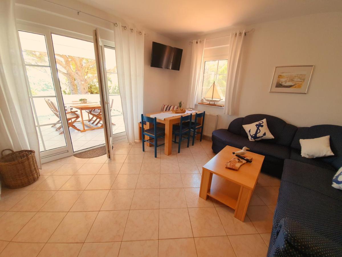 Villa Lucija Rab Town Bagian luar foto
