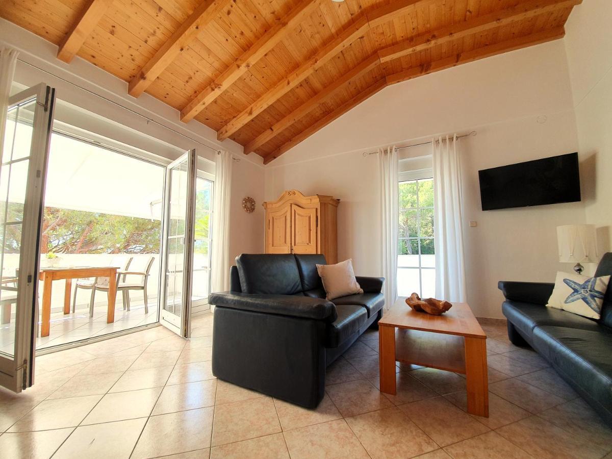 Villa Lucija Rab Town Bagian luar foto