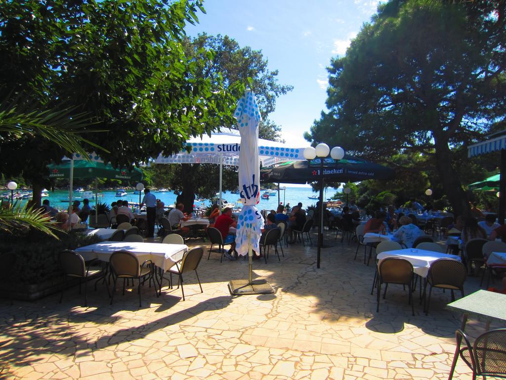 Villa Lucija Rab Town Bagian luar foto